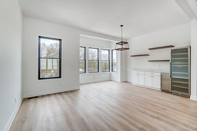 619 W Loveland Avenue, Loveland, OH 45140