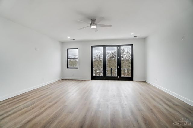 619 W Loveland Avenue, Loveland, OH 45140