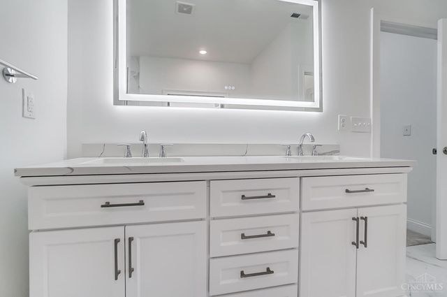 619 W Loveland Avenue, Loveland, OH 45140