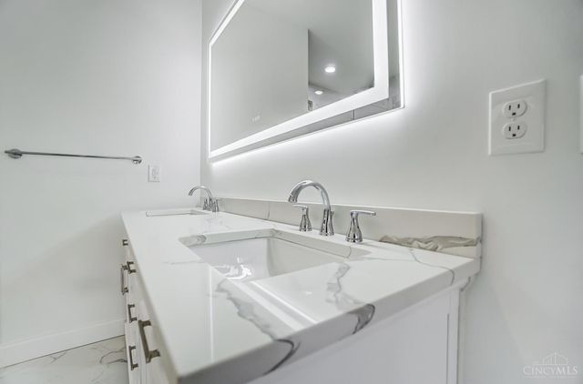 619 W Loveland Avenue, Loveland, OH 45140