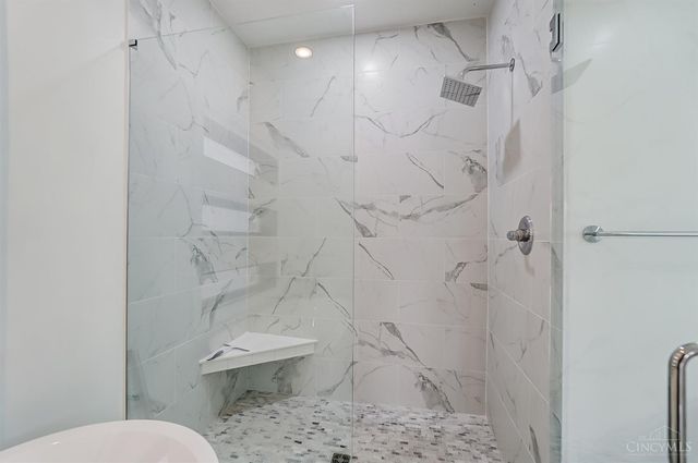 619 W Loveland Avenue, Loveland, OH 45140