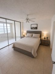 9440 Live Oak Pl 106, Davie, FL 33324