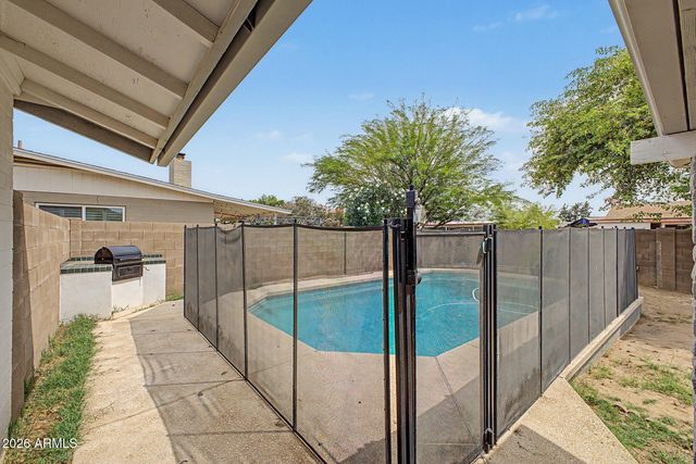 1425 W WICKIEUP Lane, Phoenix, AZ 85027