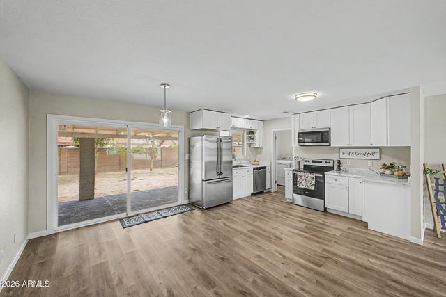 1425 W WICKIEUP Lane, Phoenix, AZ 85027