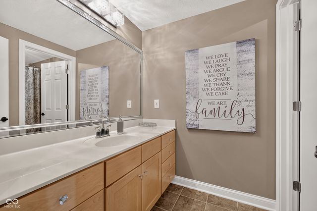 13712 Fairwood Drive, Fishers, IN 46055