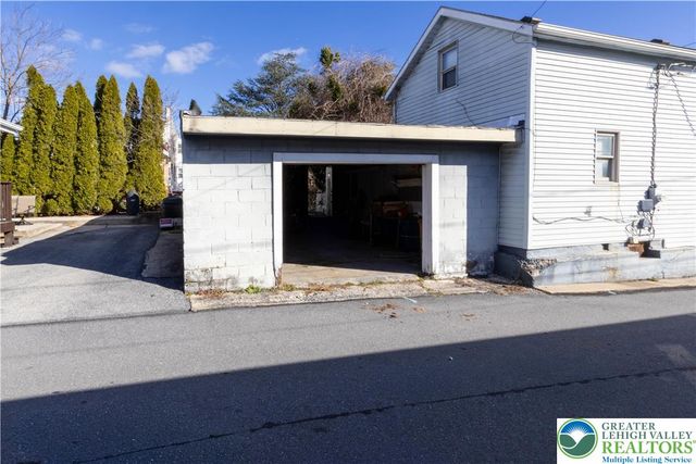 1604 Newport Avenue, Northampton Boro, PA 18067