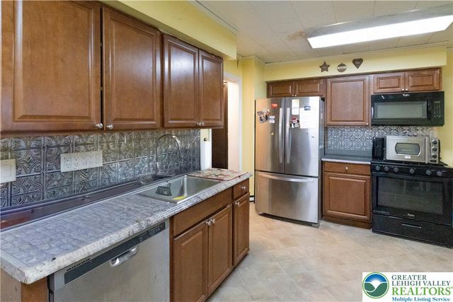 1604 Newport Avenue, Northampton Boro, PA 18067