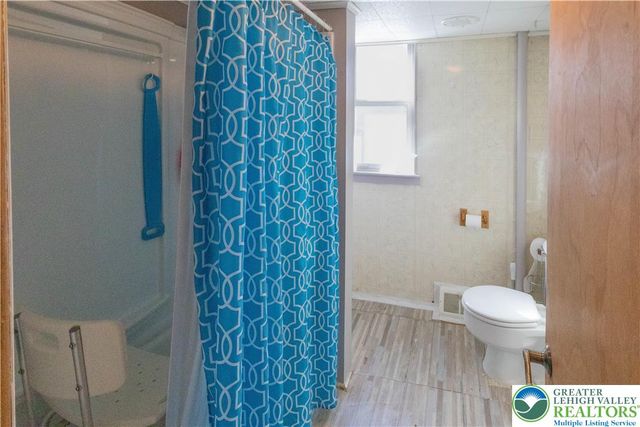 1604 Newport Avenue, Northampton Boro, PA 18067