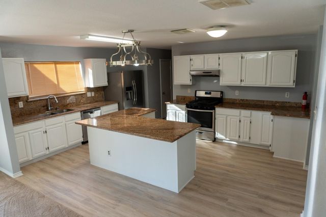 7627 Greenwood Point Drive, Cypress, TX 77433