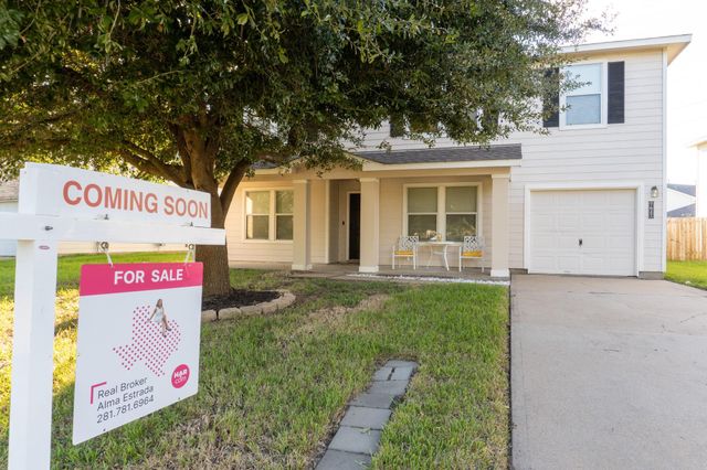 7627 Greenwood Point Drive, Cypress, TX 77433