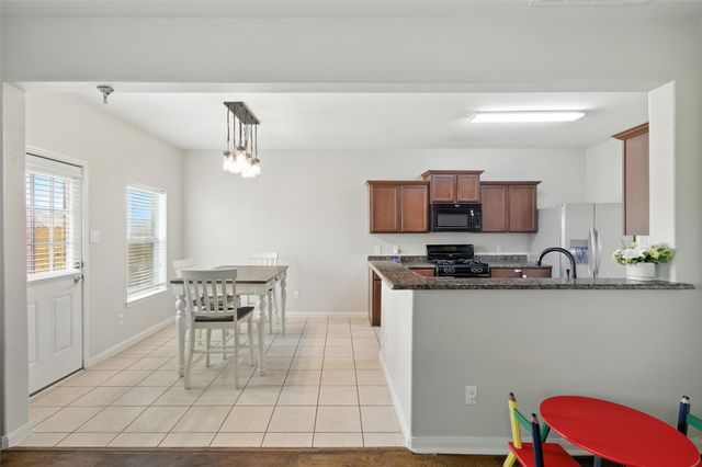 1100 Port Way, Crowley, TX 76036