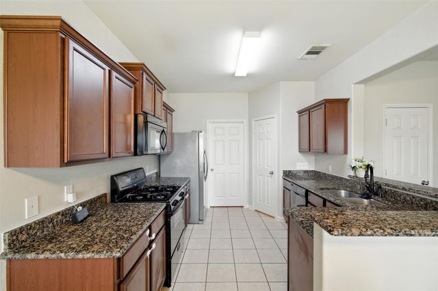 1100 Port Way, Crowley, TX 76036