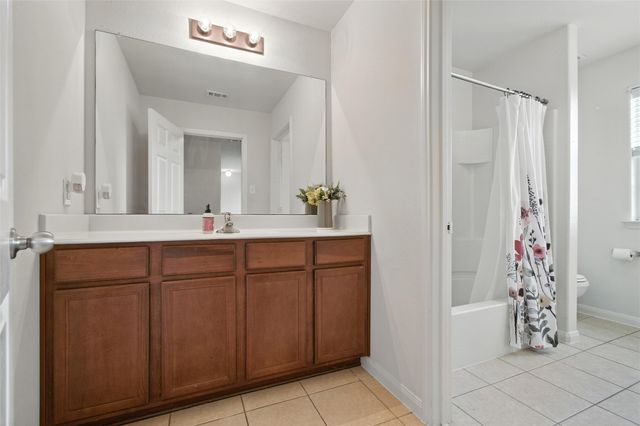 1100 Port Way, Crowley, TX 76036
