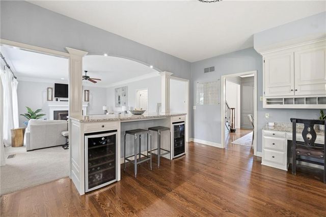 5303 NW 60th Terrace, Kansas City, MO 64151