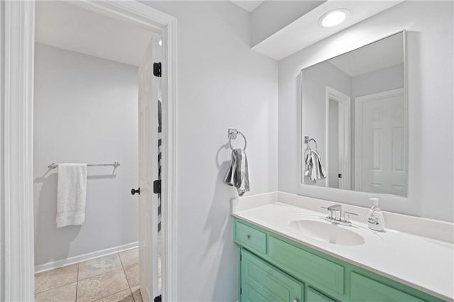 5303 NW 60th Terrace, Kansas City, MO 64151