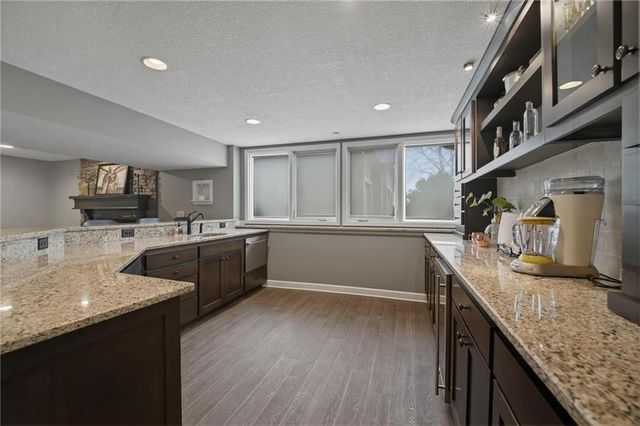5303 NW 60th Terrace, Kansas City, MO 64151