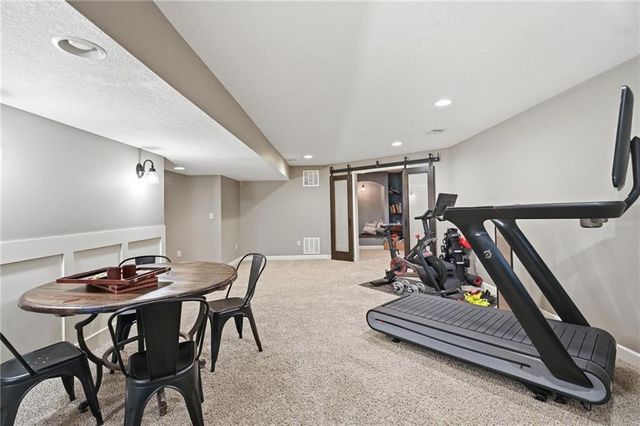 5303 NW 60th Terrace, Kansas City, MO 64151