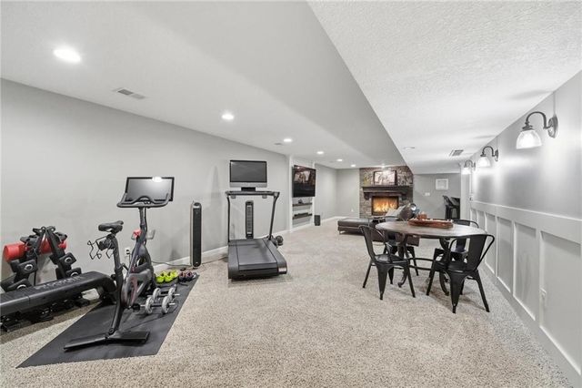5303 NW 60th Terrace, Kansas City, MO 64151