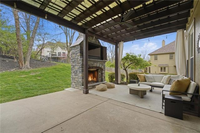 5303 NW 60th Terrace, Kansas City, MO 64151
