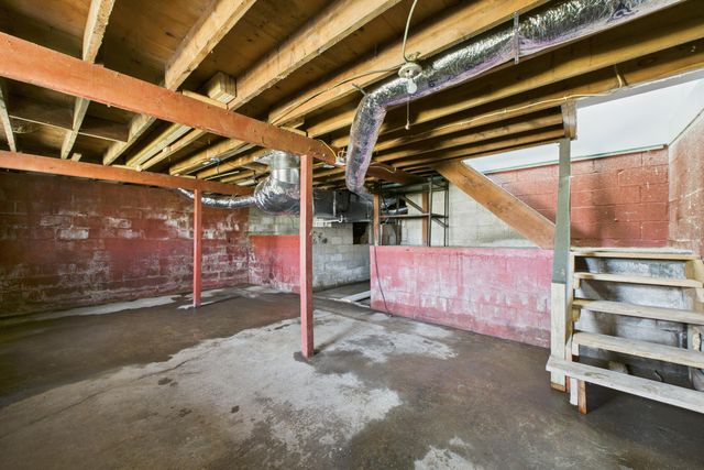 1102 Golf Course Rd, Ava, MO 65608