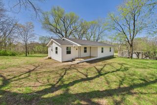1102 Golf Course Rd, Ava, MO 65608