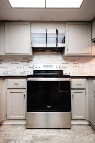 1303 N 43rd Street, St Joseph, MO 64506