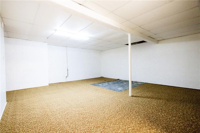 1303 N 43rd Street, St Joseph, MO 64506