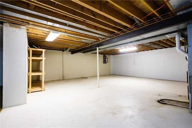 1303 N 43rd Street, St Joseph, MO 64506