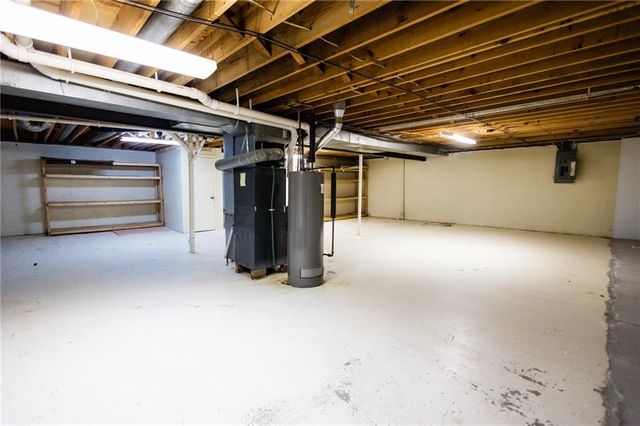 1303 N 43rd Street, St Joseph, MO 64506