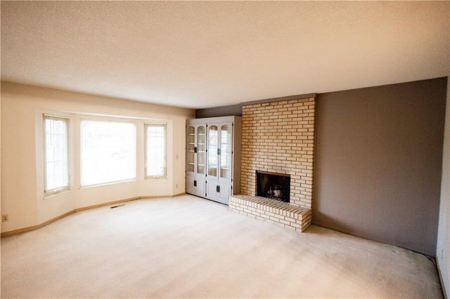 1303 N 43rd Street, St Joseph, MO 64506