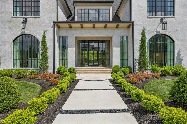 8384 Solstice Dr, College Grove, TN 37046