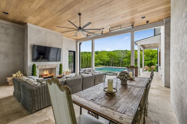 8384 Solstice Dr, College Grove, TN 37046