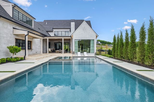 8384 Solstice Dr, College Grove, TN 37046