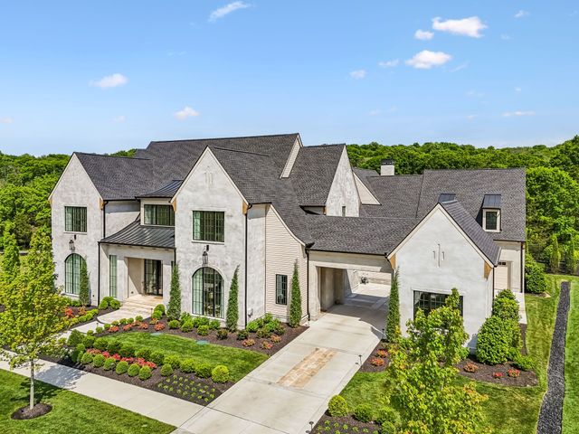 8384 Solstice Dr, College Grove, TN 37046