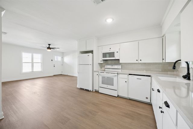 656 Sardis Road, Midlothian, TX 76065