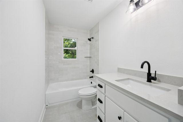 656 Sardis Road, Midlothian, TX 76065