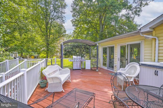 4949 IDLEWILDE RD, Shady Side, MD 20764