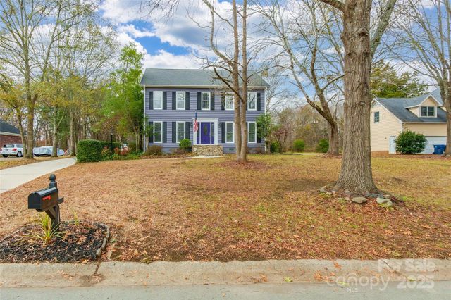 8230 Quail Hollow Drive, Harrisburg, NC 28075