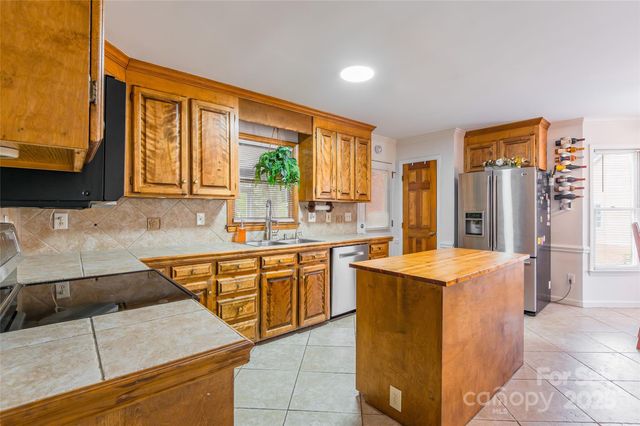 8230 Quail Hollow Drive, Harrisburg, NC 28075