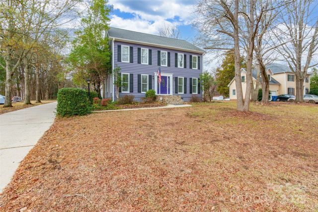 8230 Quail Hollow Drive, Harrisburg, NC 28075