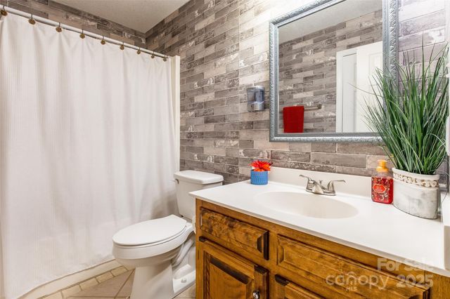 8230 Quail Hollow Drive, Harrisburg, NC 28075