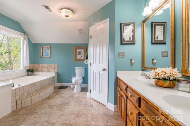 8230 Quail Hollow Drive, Harrisburg, NC 28075