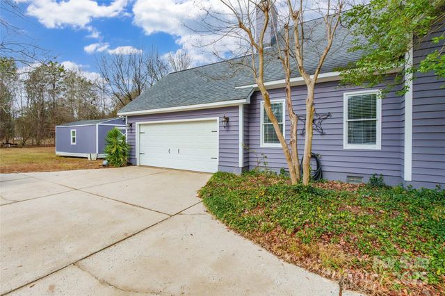 8230 Quail Hollow Drive, Harrisburg, NC 28075