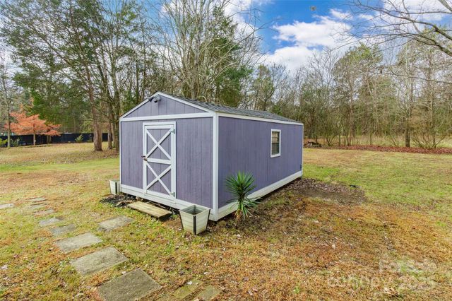 8230 Quail Hollow Drive, Harrisburg, NC 28075