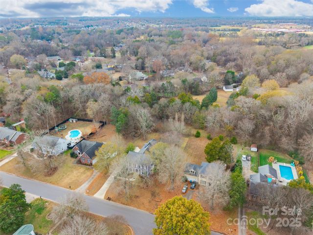 8230 Quail Hollow Drive, Harrisburg, NC 28075
