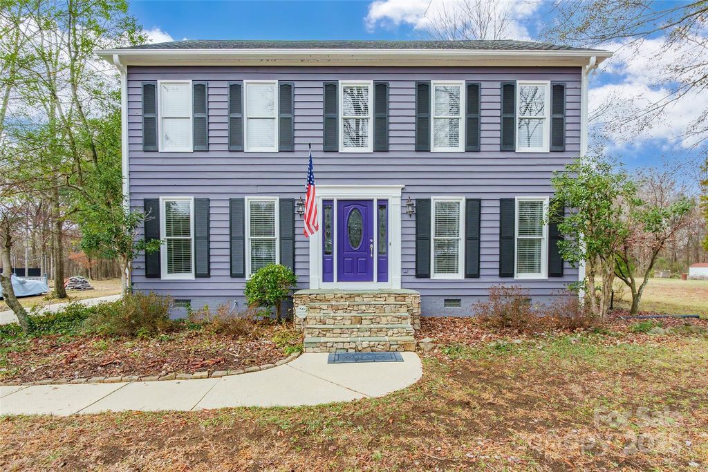 8230 Quail Hollow Drive, Harrisburg, NC 28075