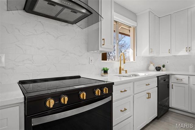 500 Kingridge Drive, Ballwin, MO 63011