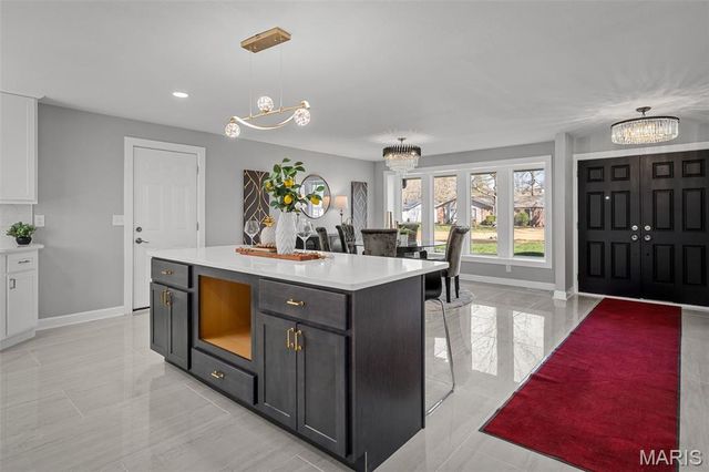 500 Kingridge Drive, Ballwin, MO 63011