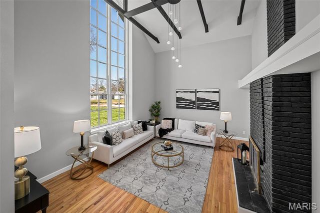 500 Kingridge Drive, Ballwin, MO 63011