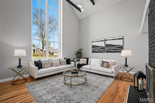 500 Kingridge Drive, Ballwin, MO 63011